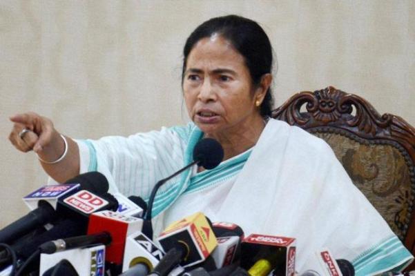 বাজেট সুপারফ্লপ, হোপলেসঃ মমতা