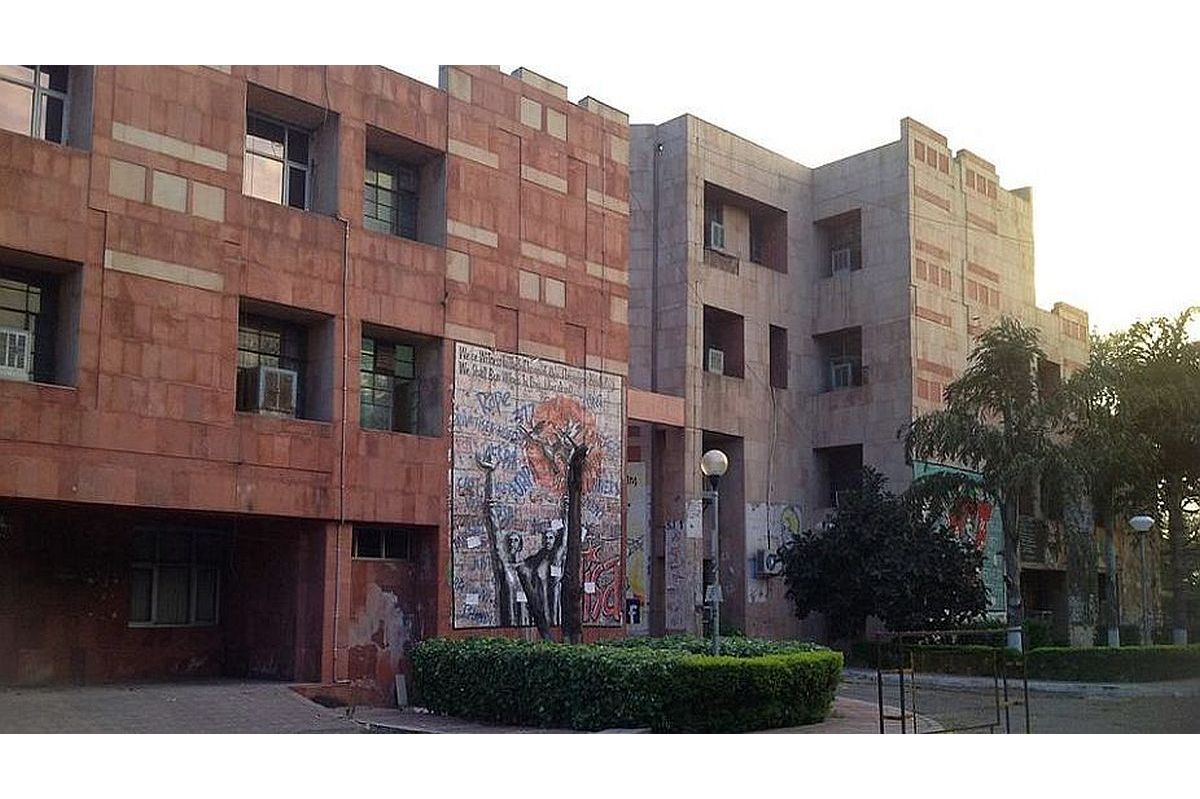 জেএনইউ ছাত্রদের বিরুদ্ধে পুলিশে অভিযোগ করবেন না বললেন উপাচার্য