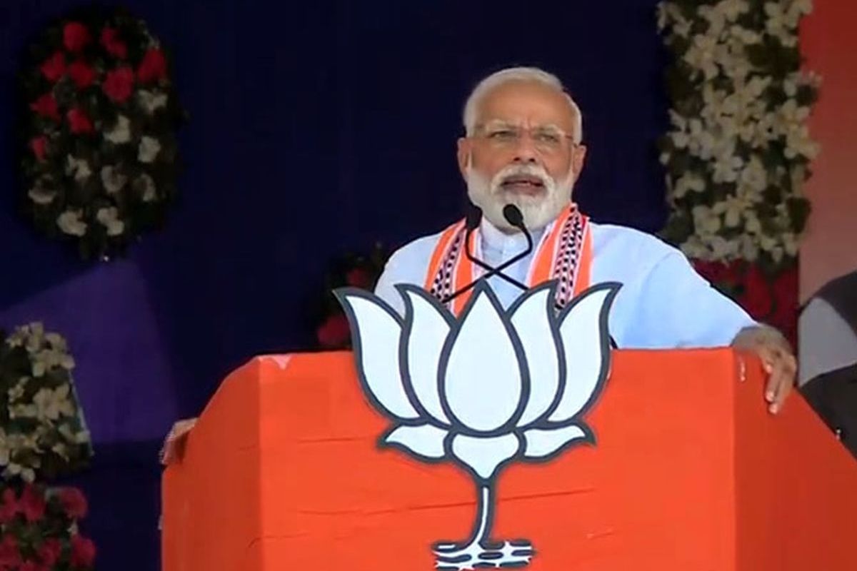 প্রথম ভোটারদের কাছে সেনার নামে ফের ভোট চাইলেন মোদি