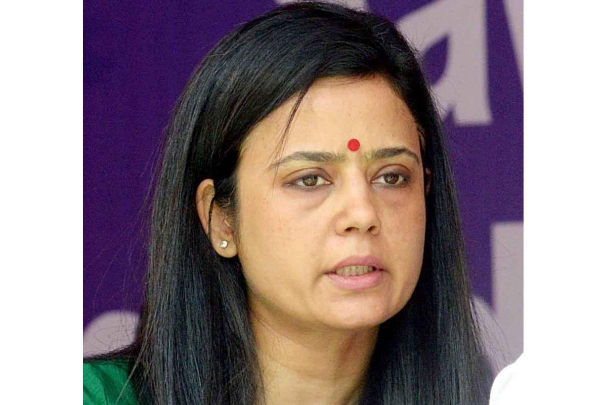 মহুয়া মৈত্রকে অশ্লীল মন্তব্য করায় কমিশনকে ব্যবস্থা নিতে নির্দেশ সুপ্রিম কোর্টের