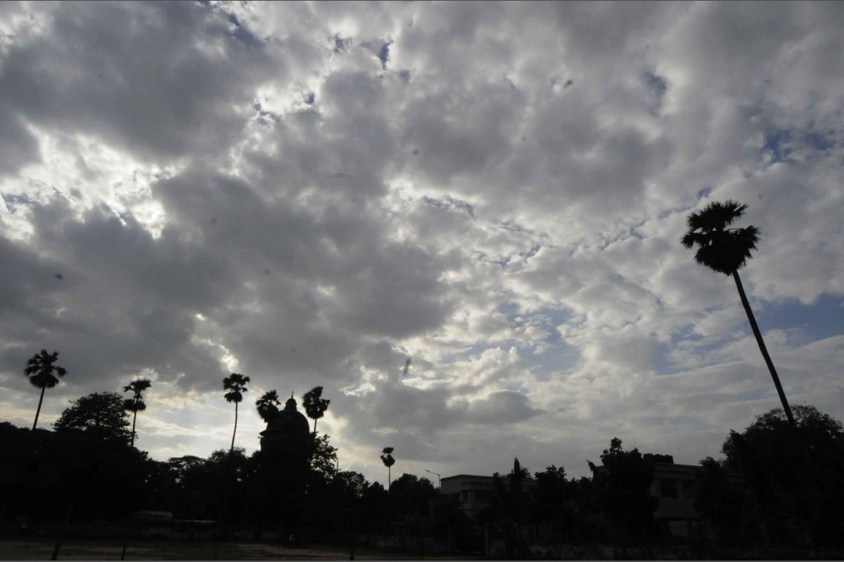 বৃষ্টির পূর্বাভাস থাকলেও কলকাতা বাদ