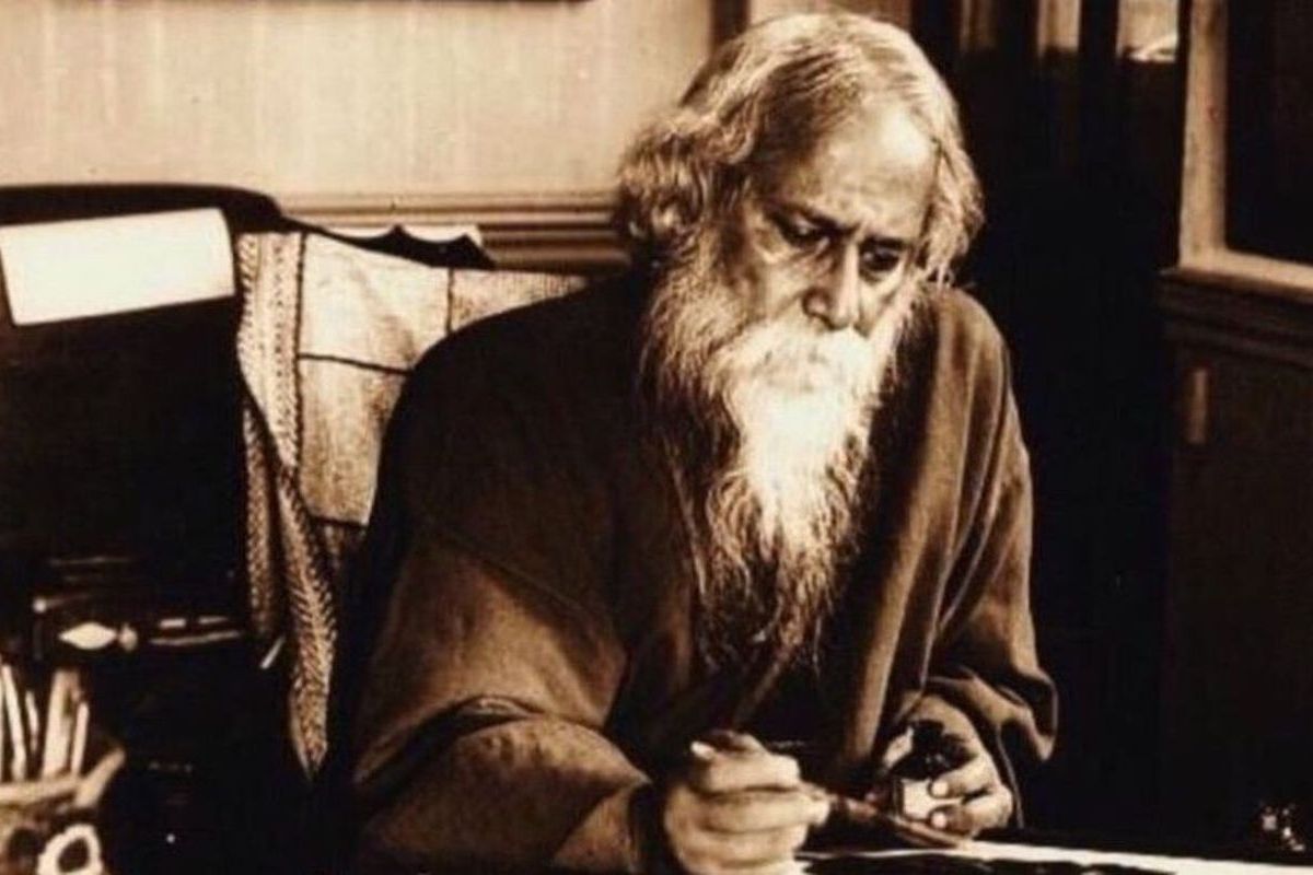 আলোকের ঝর্ণাধারায় আড়ালে থাকা ঠাকুরবাডি