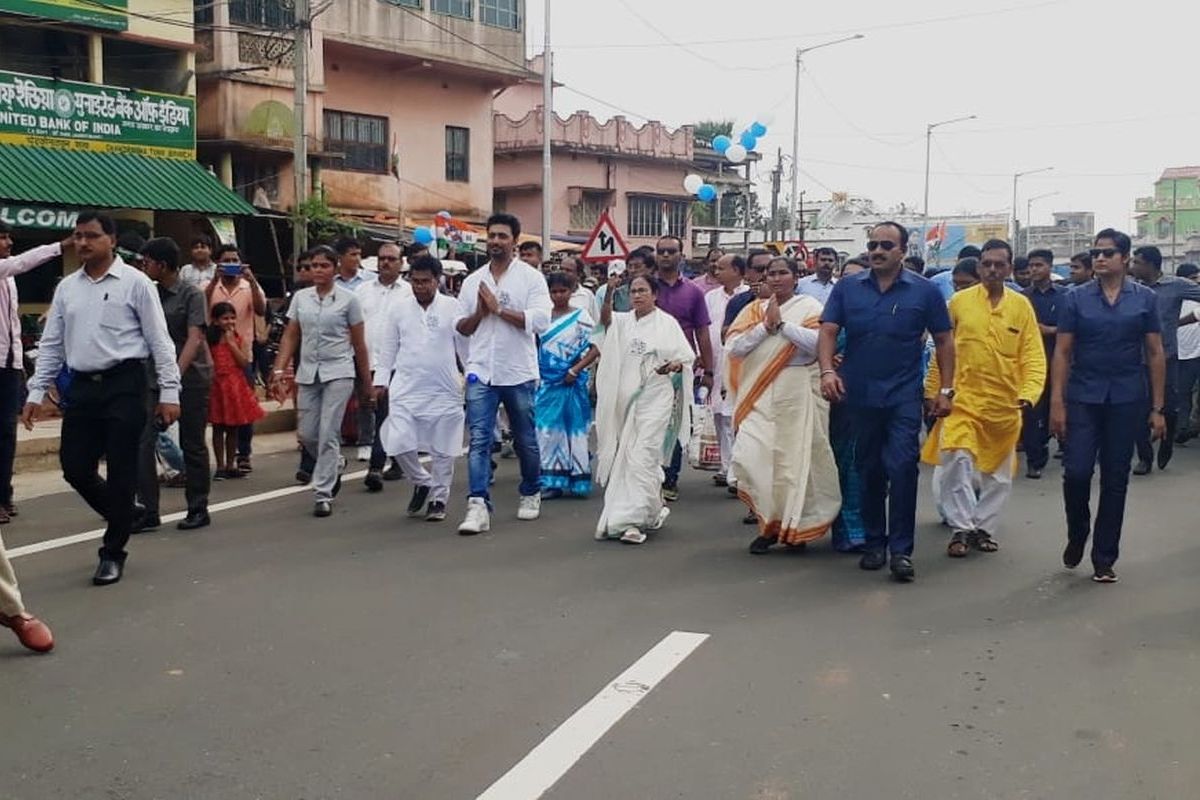 চন্দ্রকোণা ও ঘাটালে মমতা ও দেবের পদযাত্রায় জনজোয়ার