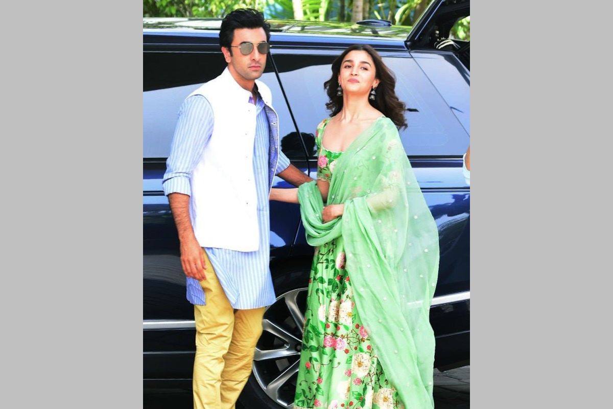 বিয়ের আগেই মধু-চন্দ্রিমায় রণবীর-আলিয়া