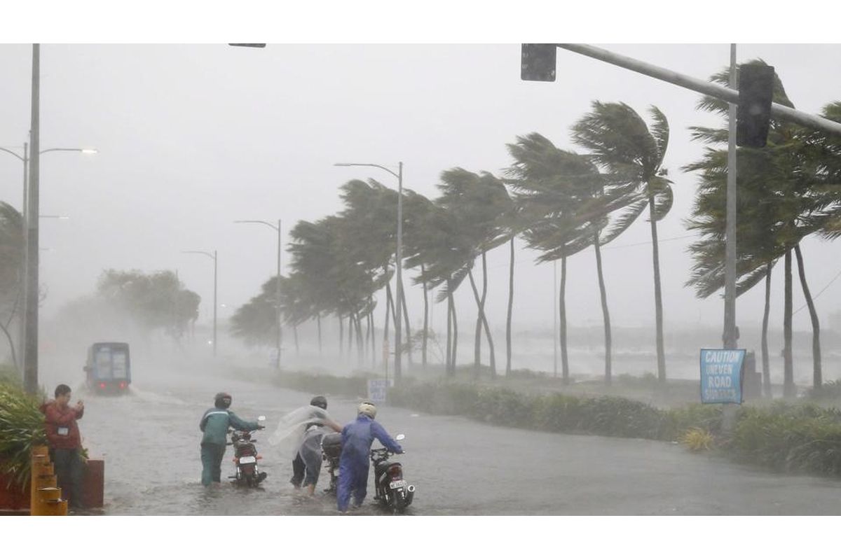 ধেয়ে আসছে ফণী,উড়িষ্যার পর্যটকদের জন্য স্পেশাল ট্রেন