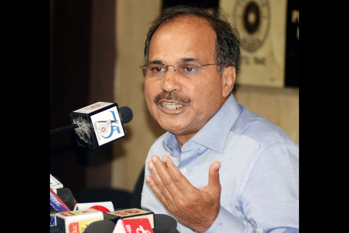 নাম পাল্টে কংগ্রেসের প্রকল্প চালাচ্ছে মােদি সরকার, অভিযােগ অধীরের