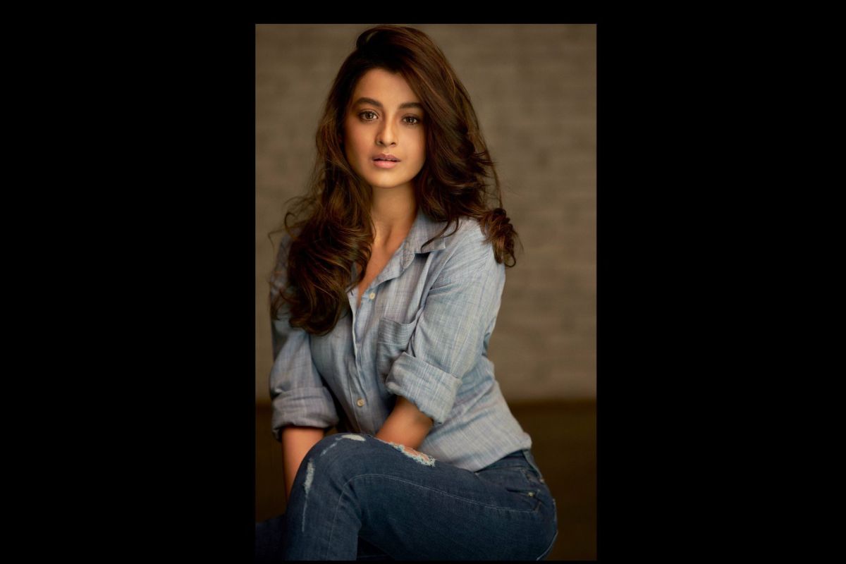 বাংলা ছবিতে জনপ্রিয় মডেল দর্শনা বণিক