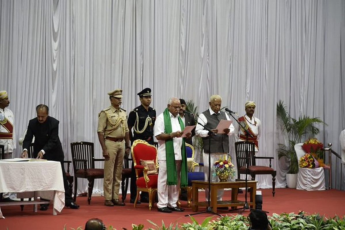 মুখ্যমন্ত্রীর পদে শপথ নিলেন ইয়েদুরাপ্পা