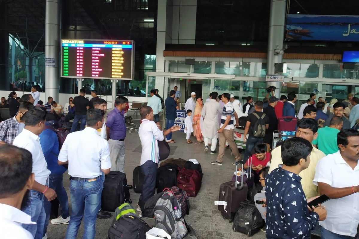 জঙ্গি হামলার আশঙ্কায় বিশ্বহিন্দু পরিষদের বুধা অমরনাথ যাত্রা বাতিল