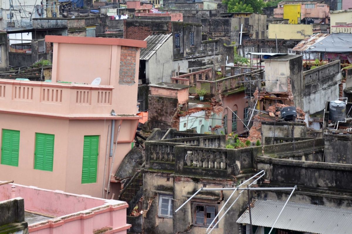 বউবাজার মেট্রো বিপর্যয় কাণ্ডে বিধ্বস্তের তালিকায় মন্ত্রী থেকে বস্তিবাসীরা