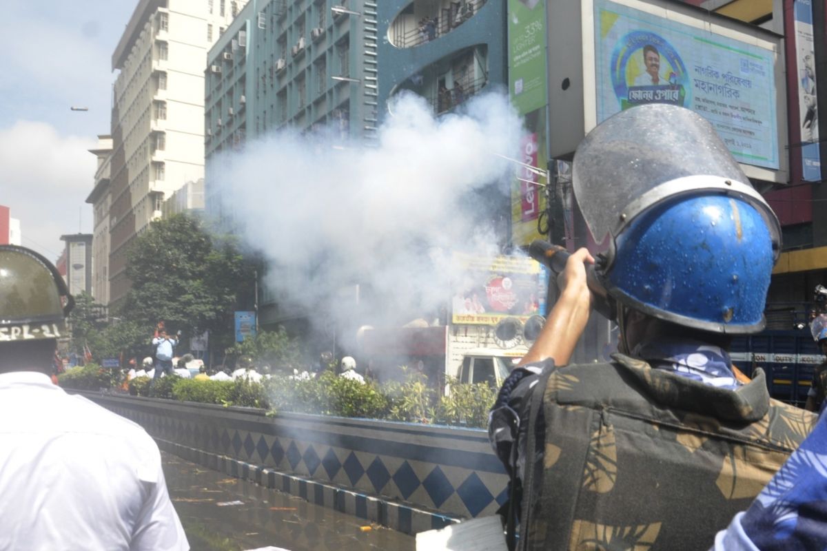 বিজেপি যুব মাের্চার ভিক্টোরিয়া হাউজ অভিযানকে কেন্দ্র করে স্তব্ধ হয়ে পড়ে মধ্য কলকাতা