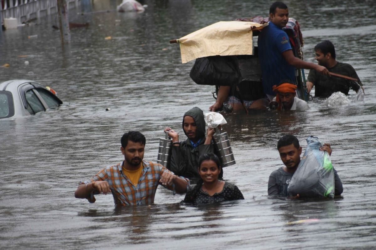 সমগ্র উত্তর ভারত জুড়ে প্রবল বৃষ্টি