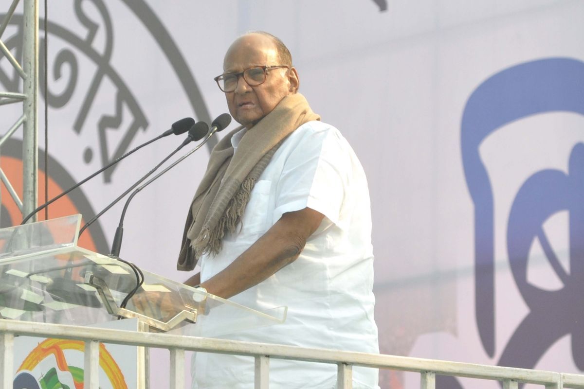 মহারাষ্ট্রের অচলাবস্থার মধ্যেই কৃষক সংকট নিয়ে প্রধানমন্ত্রী নরেন্দ্র মােদির দ্বারস্থ পাওয়ার