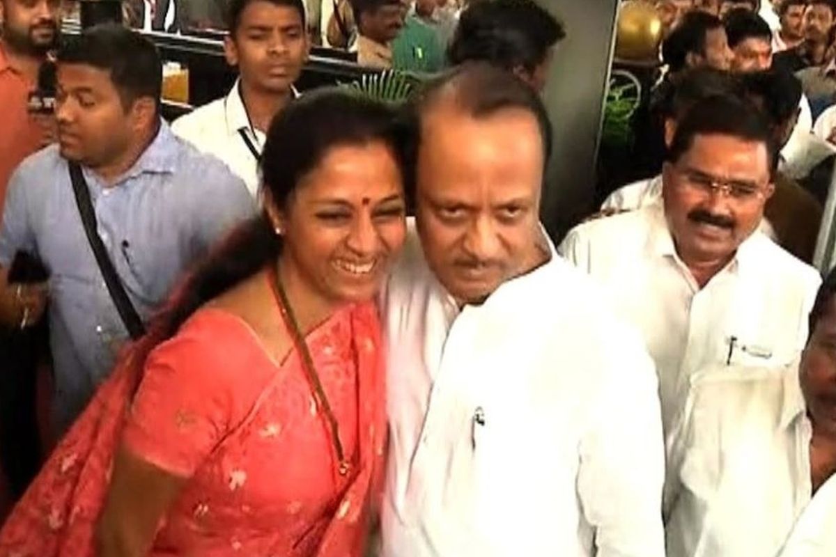 আলিঙ্গনে অজিতকে ঘড়ে ফেরার বার্তা সুপ্রিয়ার, মহারাষ্ট্রে শপথ বিধায়কদের