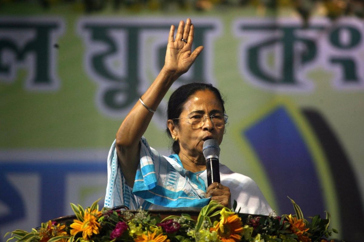 পথে নামছেন মমতা, নবান্নে জরুরি বৈঠক