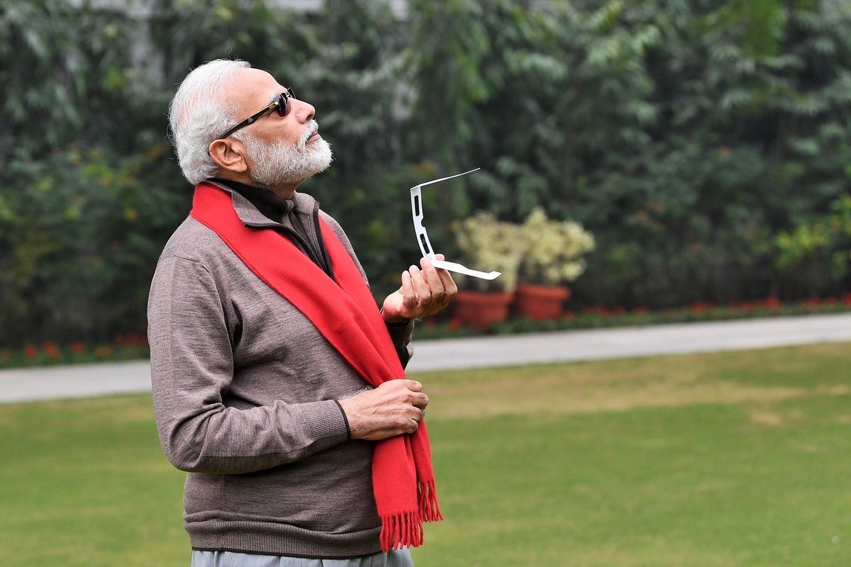 আকাশ মেঘলা, তাই বড় পর্দায় সূর্যগ্রহণ দেখলেন প্রধানমন্ত্রী