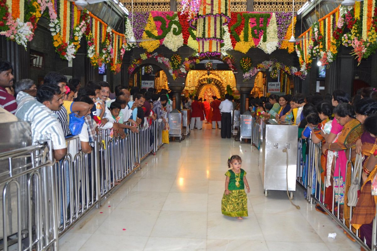 আজ থেকে বন্ধ হচ্ছে শিরডি মন্দির, সাঁইবাবার জন্মস্থান নিয়ে বিতর্ক