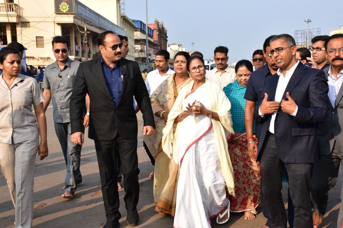 দেশের মানুষের শান্তি কামনায় পুরীতে পুজো বাংলার মুখ্যমন্ত্রীর