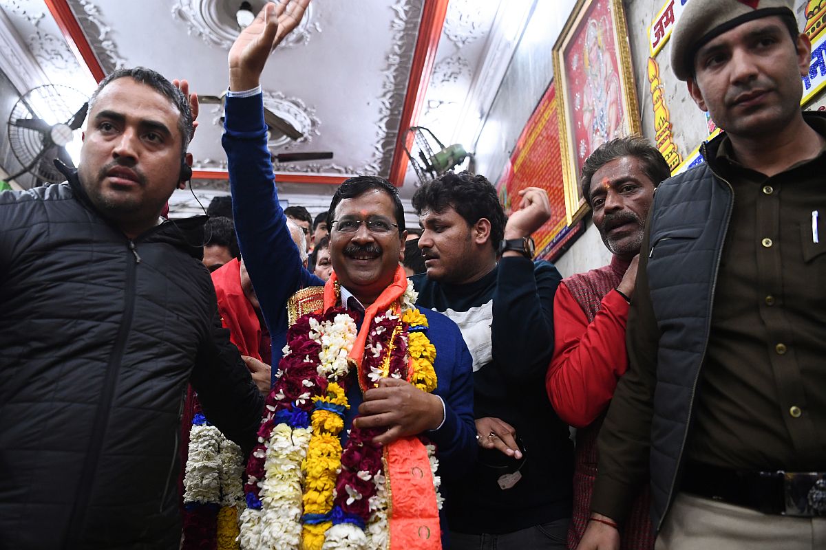 আম আদমিদের ‘ভালোবাসা’ ফেরৎ দিলেন