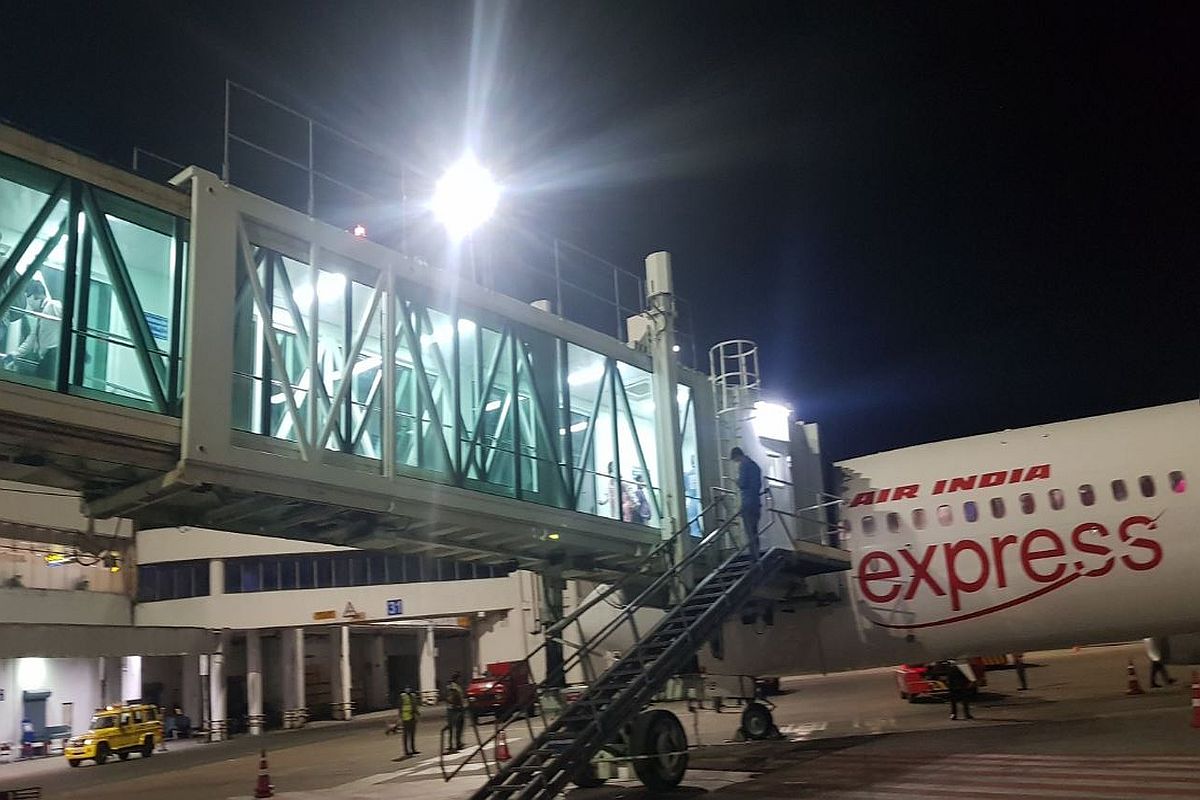 অন্তর্দেশীয় বিমান চলাচল শুরু শীঘ্রই, জানালেন কেন্দ্রীয় মন্ত্রী