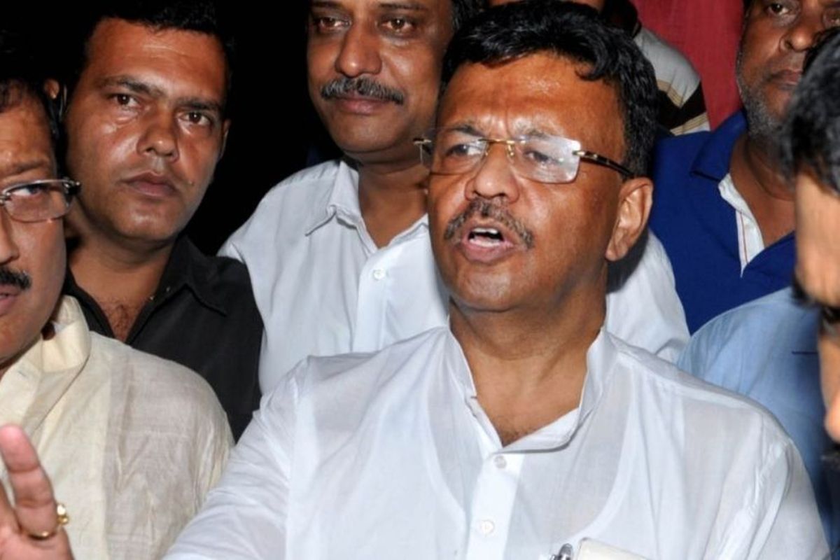 প্রশাসক ফিরহাদ হাকিমের নেতৃত্বে কেয়ারটেকার বোর্ড চলবে একমাস : হাইকোর্ট