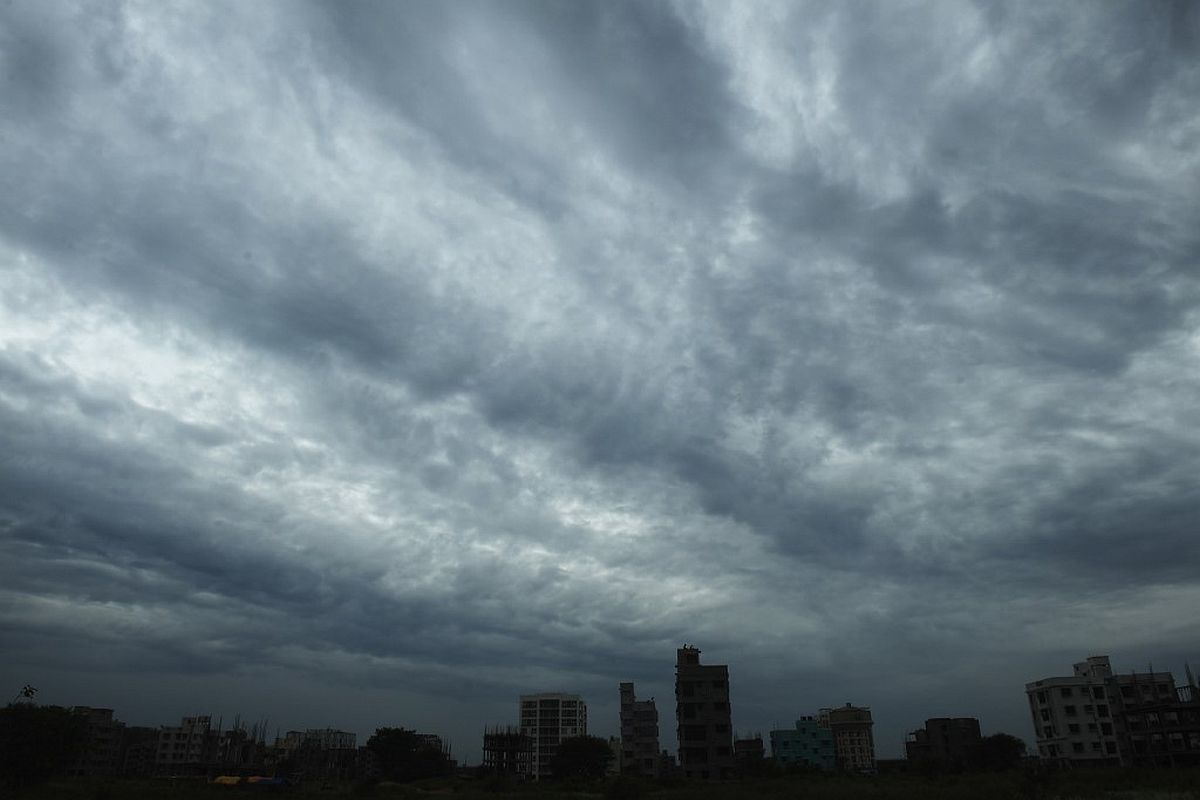 পাশে আছি : অমিত । প্রস্তুত আছি : মমতা