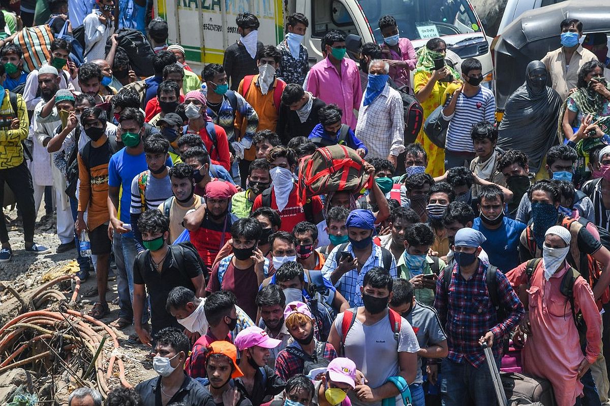 রোজ চলবে ৪০০ ট্রেন, পরিযায়ী শ্রমিকদের রাজ্যে রাজ্যে ফেরাতে ঘোষণা রেলমন্ত্রীর