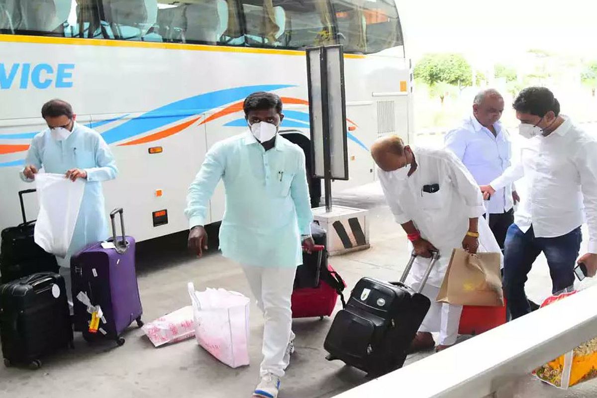 তিনজনের ইস্তফার পর গুজরাতের ১৯ কংগ্রেস বিধায়ককে সরানো হল রাজস্থানের রিসর্টে