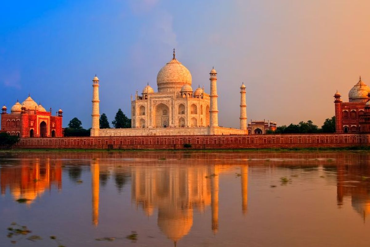 ৬ মাস পর খুললাে তাজ মহল’এর দরজা, প্রথম পর্যটক চিনের নাগরিক