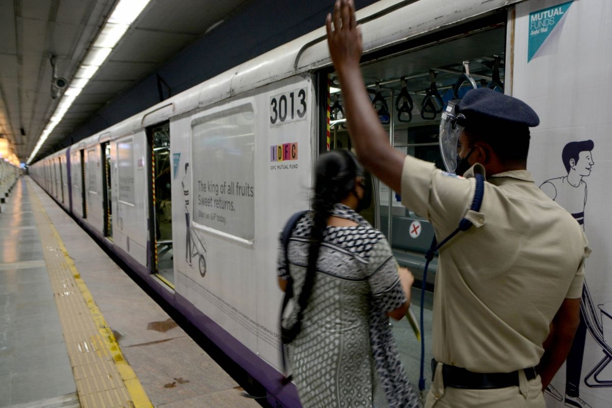 ই-পাস ছাড়াই বরিষ্ঠ নাগরিকদের মেট্রোয় যাতায়াতের সুবিধা