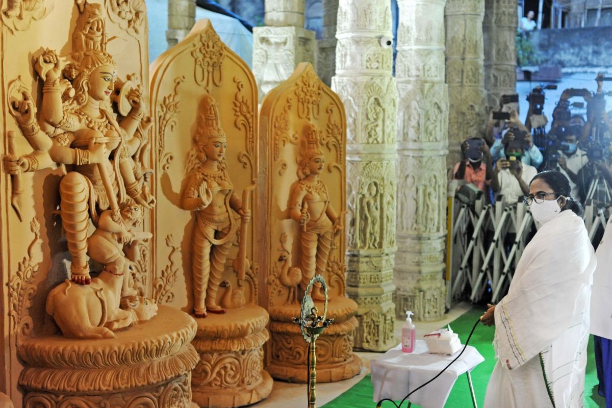 ৬৯টি পুজো উদ্বোধন মুখ্যমন্ত্রীর