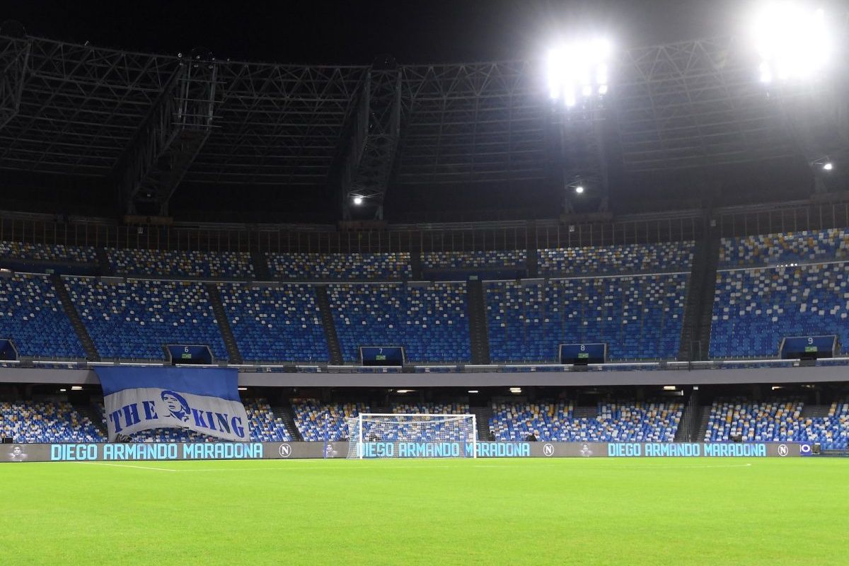 মারাদোনার নামাঙ্কিত স্টেডিয়াম, ফুটবল রাজপুত্রকে সম্মান নাপােলির