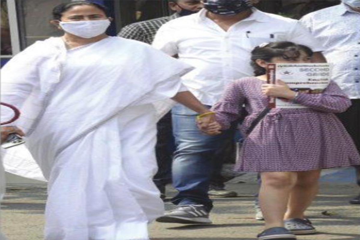 রুজিরার সঙ্গে বাড়িতেই কথা হল সিবিআইয়ের