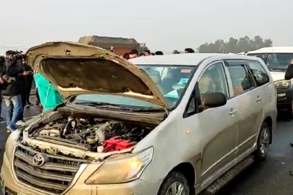 পথ দুর্ঘটনার কবলে প্রিয়াঙ্কা গান্ধি, মৃত কৃষকের পরিবারের সঙ্গে দেখা করতে যাওয়ার সময় বিপত্তি