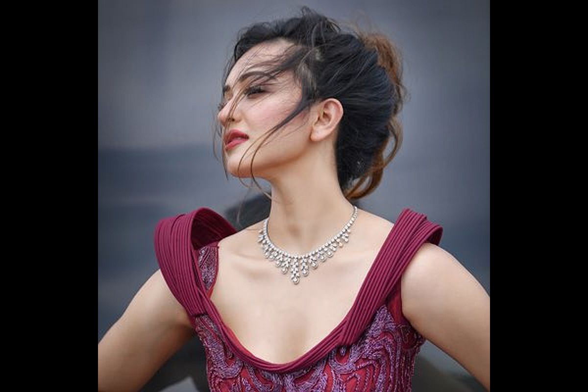 কৃষ্ণনগরের মানুষ তারকা প্রার্থী নিয়ে একেবারেই খুশি নয়