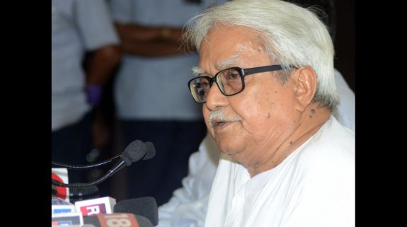 বিমান বসুর বুকে বসল পেসমেকার, কেমন আছেন বামফ্রন্ট চেয়ারম্যান?