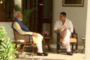 গম্ভীরের আসনে মোদি ভক্ত অক্ষয়, জল্পনা উড়িয়ে ‘না’ যুবরাজের