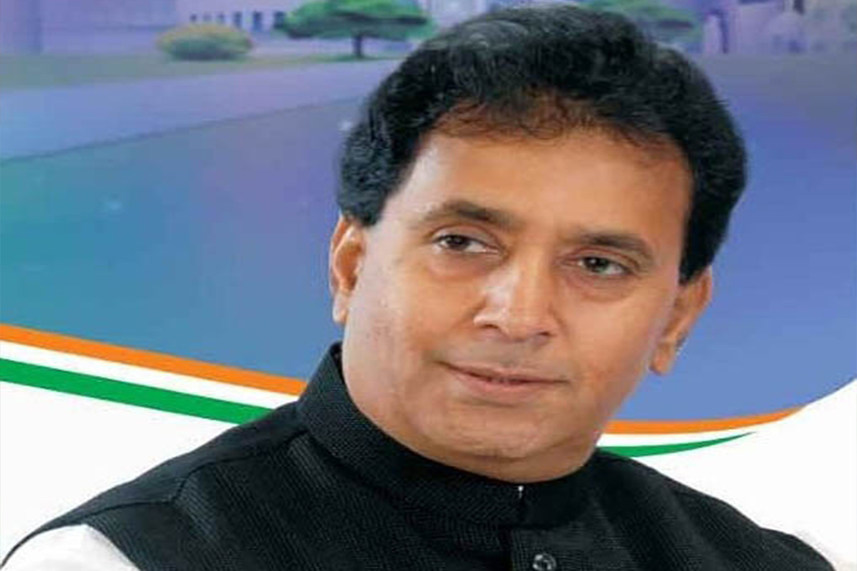 দেশমুখের তােলাবাজি ইস্যু নিয়ে উত্তাল সংসদ