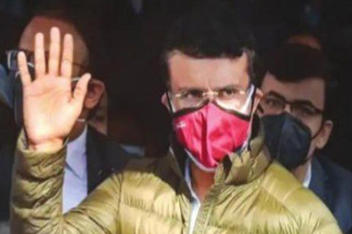সৌরভ মােতেরাতে যাচ্ছেন খেলা দেখতে, সঙ্গে চিকিৎসক নিয়ে