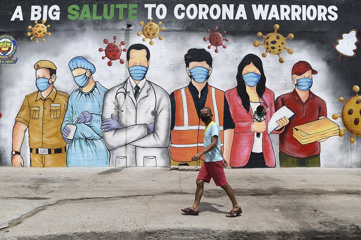 এবার স্বাস্থ্যকর্মীদের ছুটির দিনেও কর্মরত থাকতে হবে