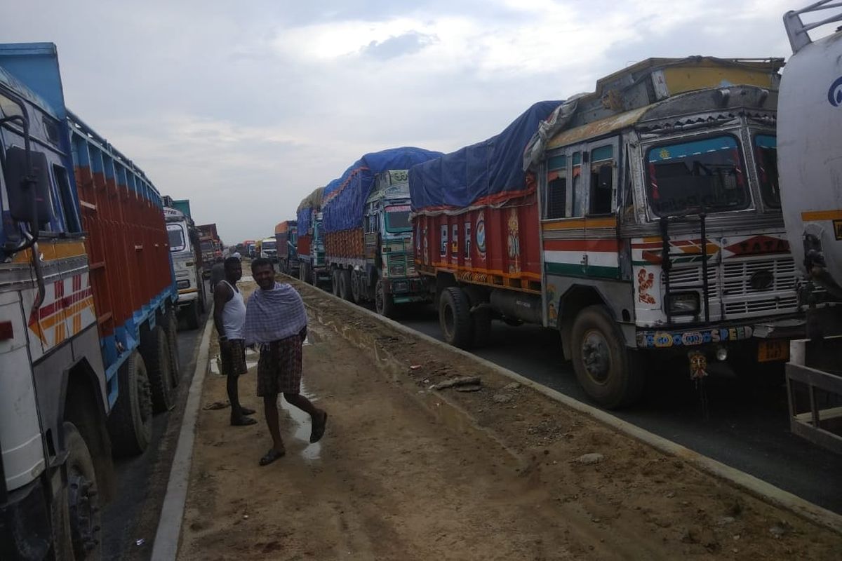 বাংলাদেশের আপত্তিতে বন্ধ হতে চলেছে আন্তর্জাতিক বহির্বাণিজ্য
