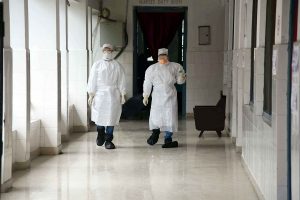 করােনা চিকিৎসায় বেশি বিল, চার হাসপাতালকে পাঁচ লক্ষাধিক টাকা ফেরতের নির্দেশ