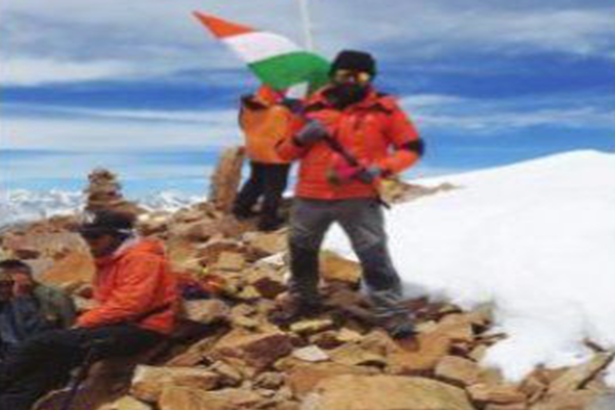 মাউন্ট ইউনাম জয় করলেন মেমারির মহম্মদ নওয়াজ