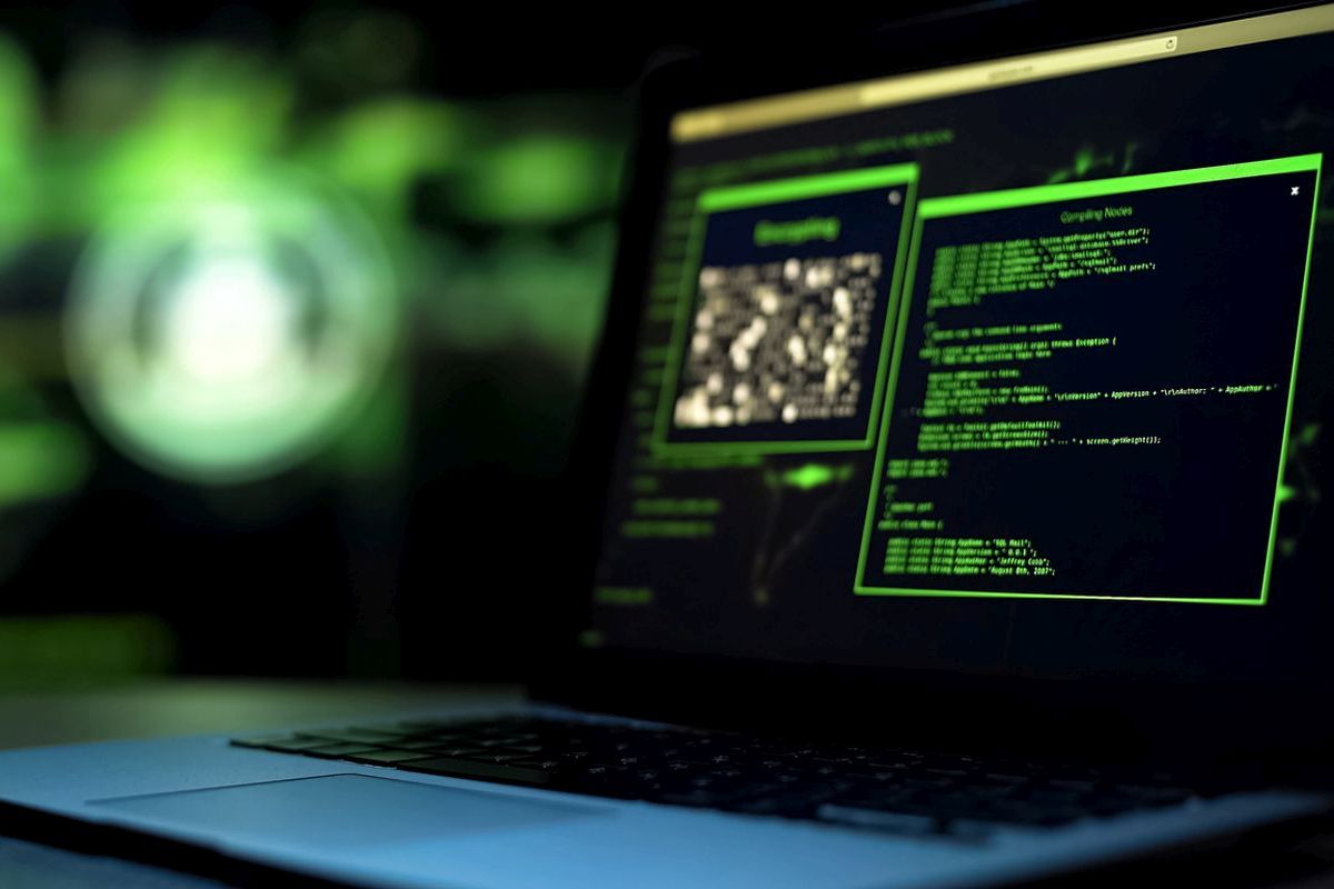 ফ্রান্সেও সাংবাদিকদের ফোনে আড়ি পাতার অভিযােগে তদন্ত শুরু