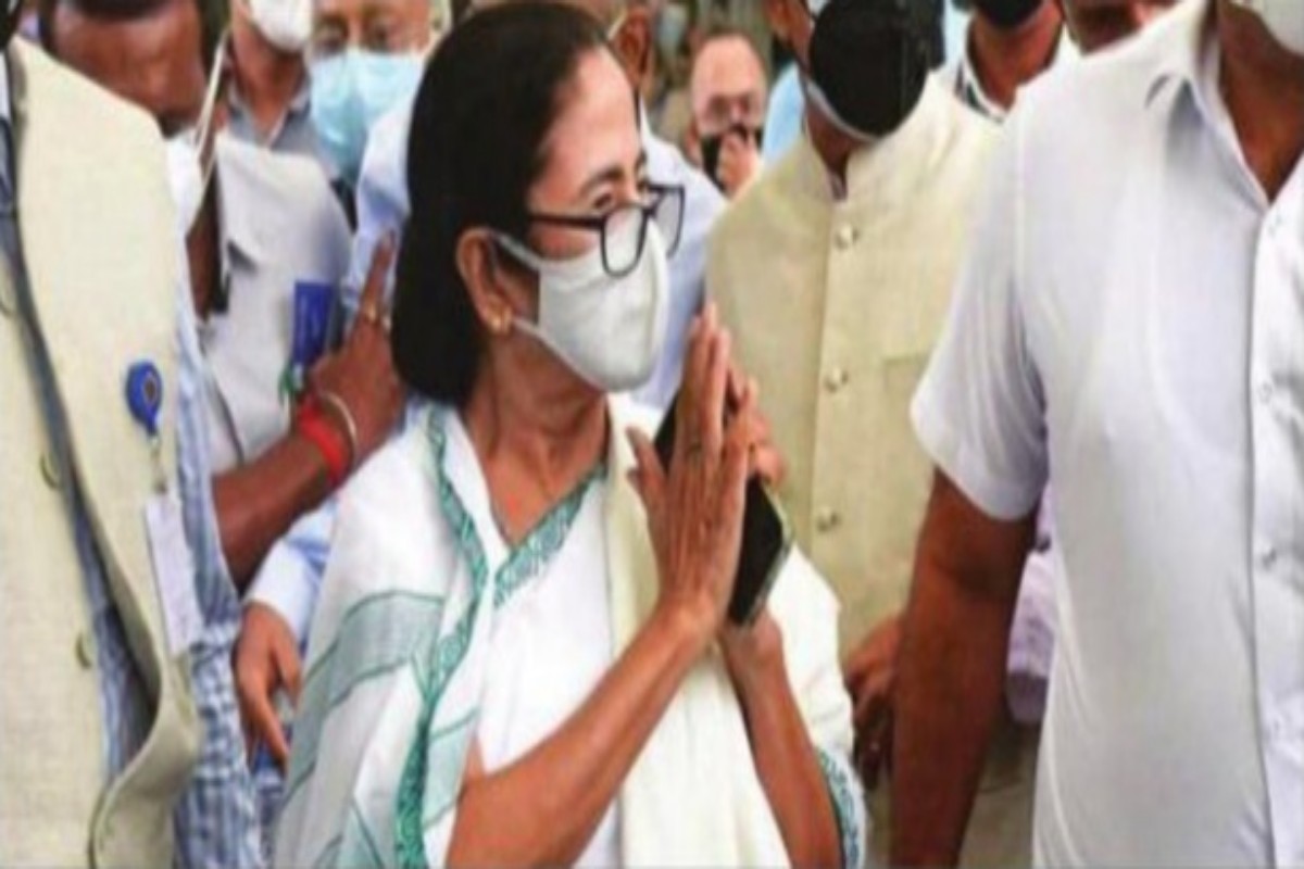 কেন্দ্রের অনুমতি না মেলায় বাতিল মমতার রােম সফর