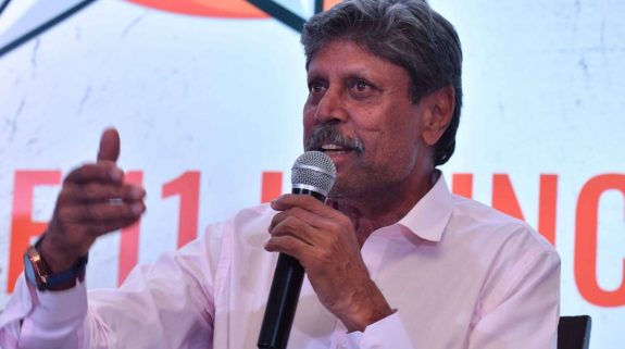 বৈভব সূর্যবংশীকে এখনই তারকা মানতে নারাজ কপিল দেব! তিন বছর অপেক্ষার পরামর্শ
