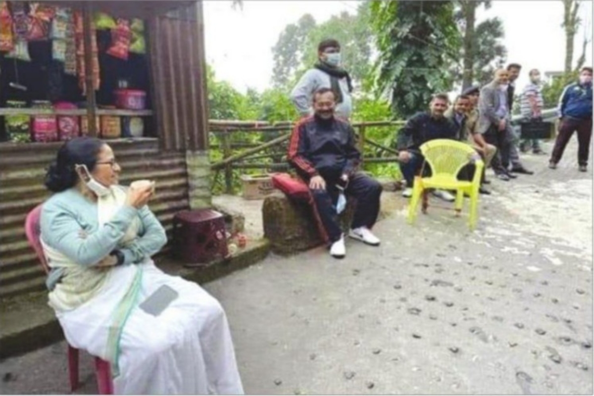 কার্শিয়াংয়ে প্রাতভ্রমণে খোশমেজাজে মুখ্যমন্ত্রী