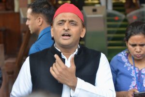 যোগী সরকারের বিরোধী দলনেতা হচ্ছেন মুলায়ম পুত্ৰ অখিলেশ যাদব