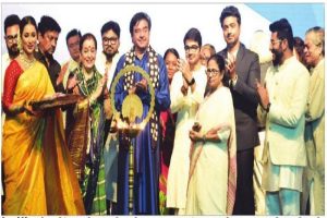 সূচনা হল সাতাশতম কলকাতা আন্তর্জাতিক চলচ্চিত্র উৎসব, চলচ্চিত্রের সঙ্গে অর্থনীতিকে জুড়ে দিলেন মুখ্যমন্ত্রী