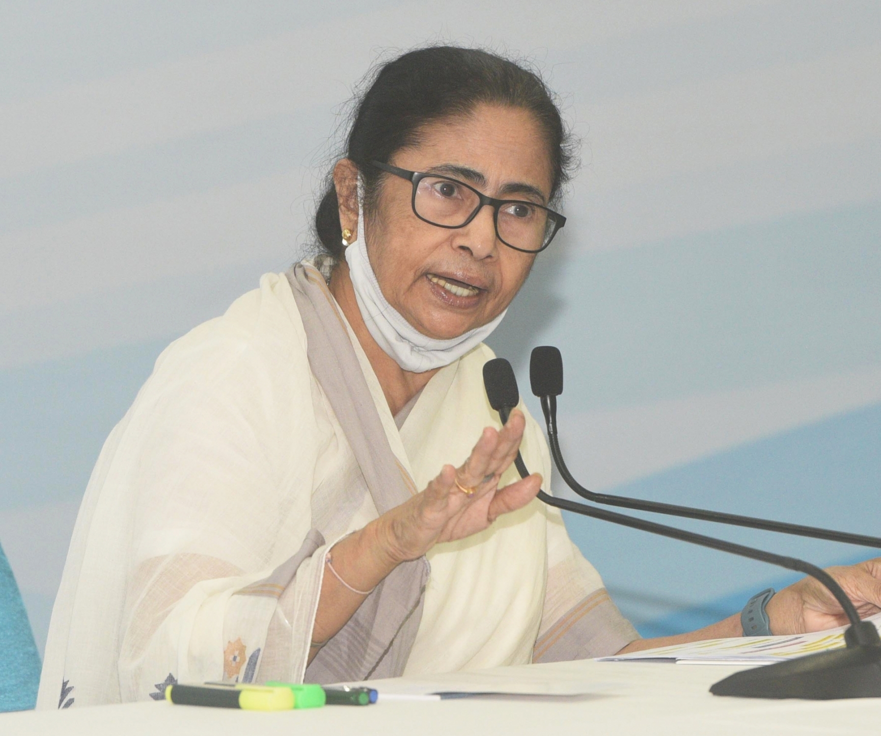 মমতার সরকার ভাঙতে ১০ হাজার কোটি টাকার ‘অপারেশন লোটাস’